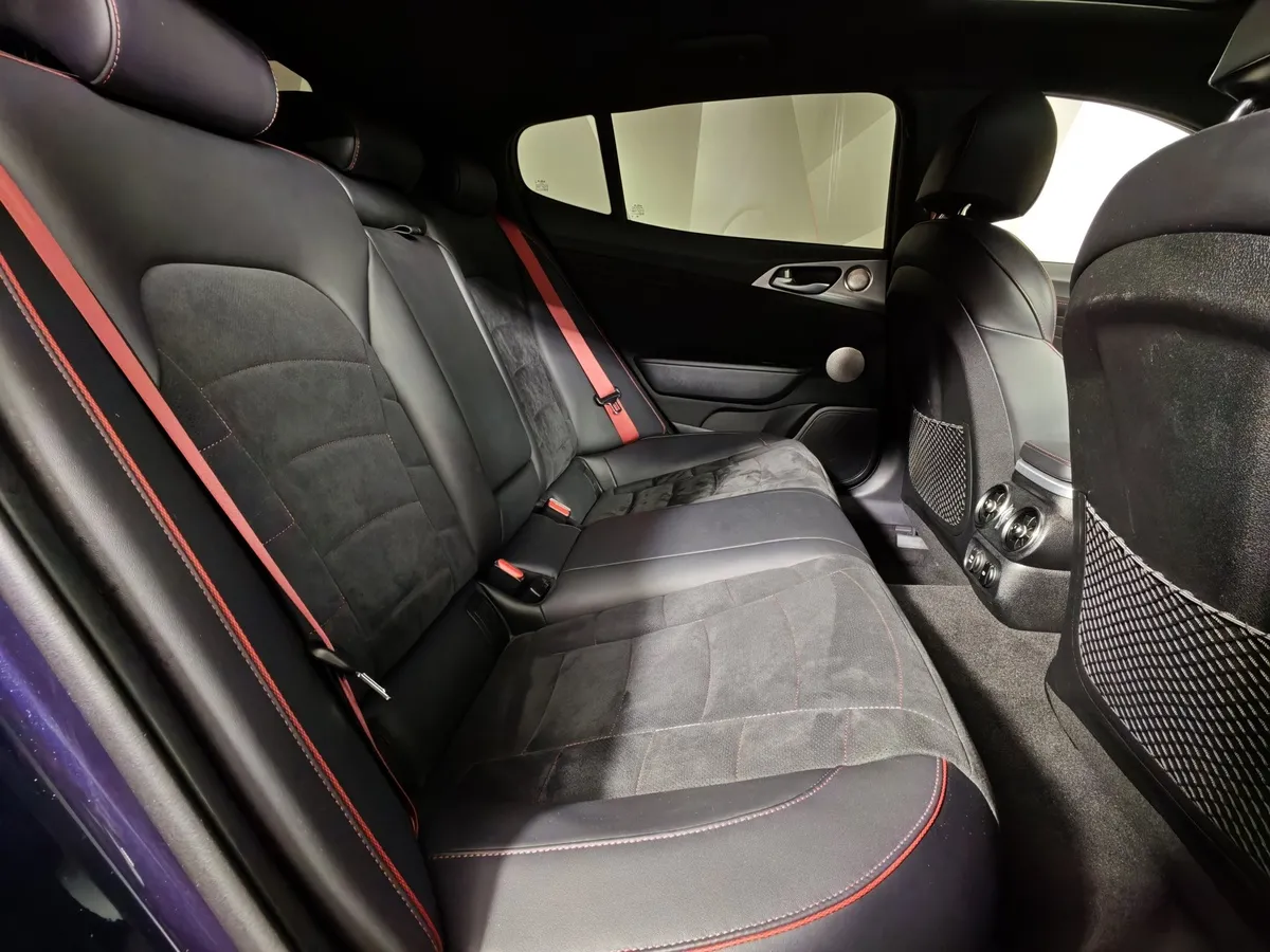 Kia Stinger 2.0 AT AWD (247 л.с.) GT Line Синий в АВИЛОН. Слайд №16