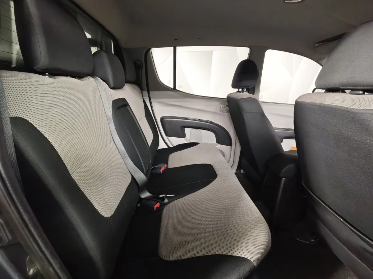 Mitsubishi L200 2.5 DI-D MT 4WD (136 л.с.) Серый в АВИЛОН. Слайд №13