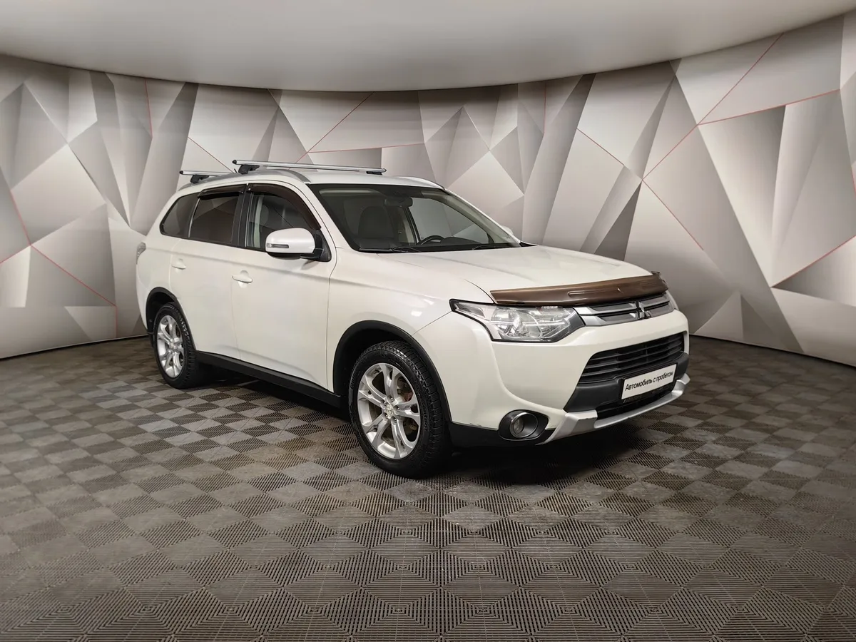 Mitsubishi Outlander 2.0 CVT 4WD (146 л.с.) Instyle E29 Белый в АВИЛОН. Слайд №3