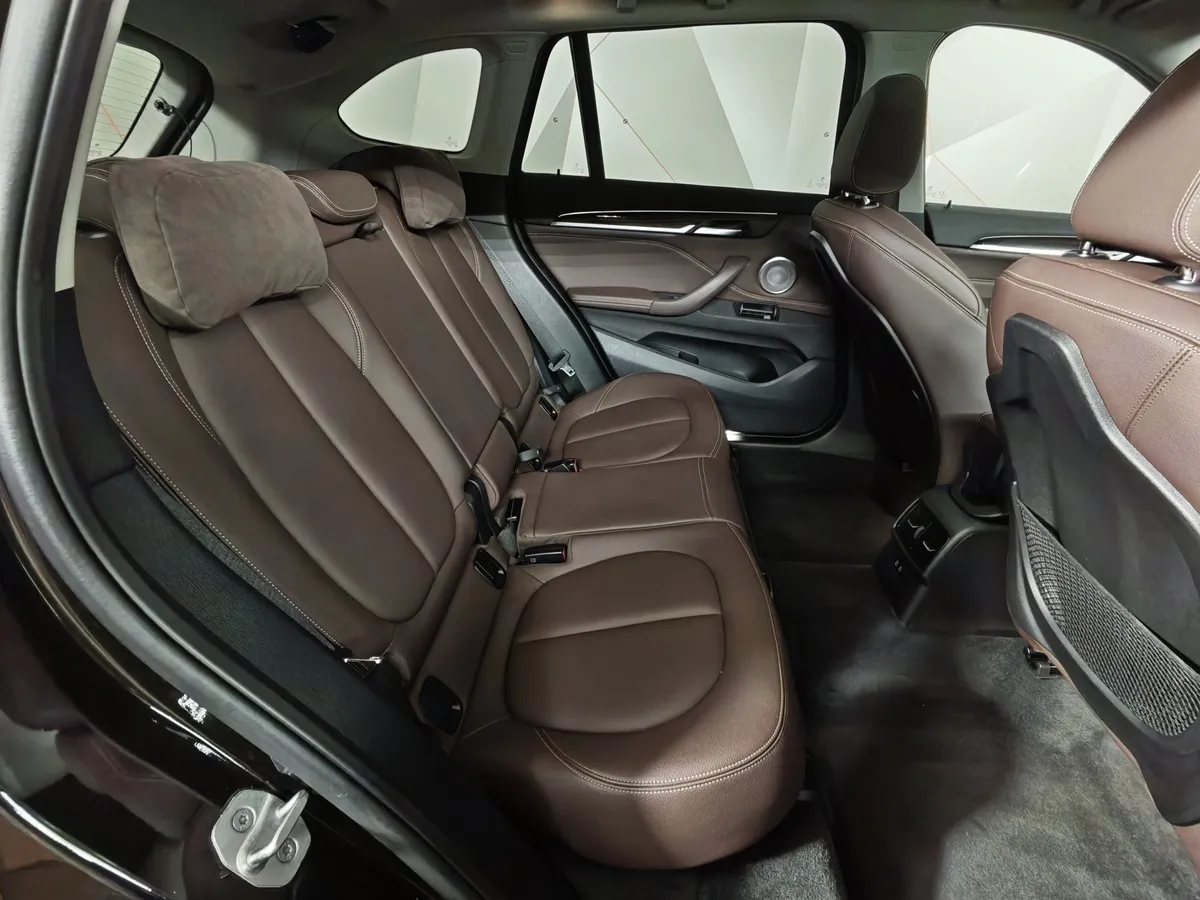 BMW X1 25i xDrive AT (231 л.с.) Коричневый в АВИЛОН. Слайд №14