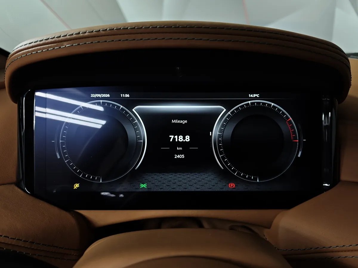 Aston Martin DB12 Volante 5.2 V12 AT (600 л.с.) Зеленый в АВИЛОН. Слайд №16
