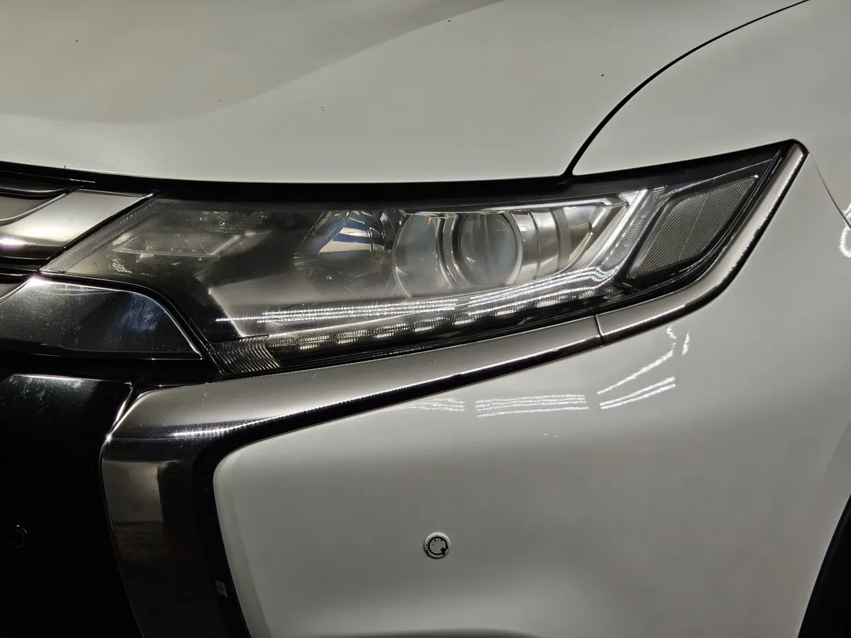 Mitsubishi Outlander 2.4 MIVEC CVT 4WD (167 л.с.) Instyle Белый в АВИЛОН. Слайд №10