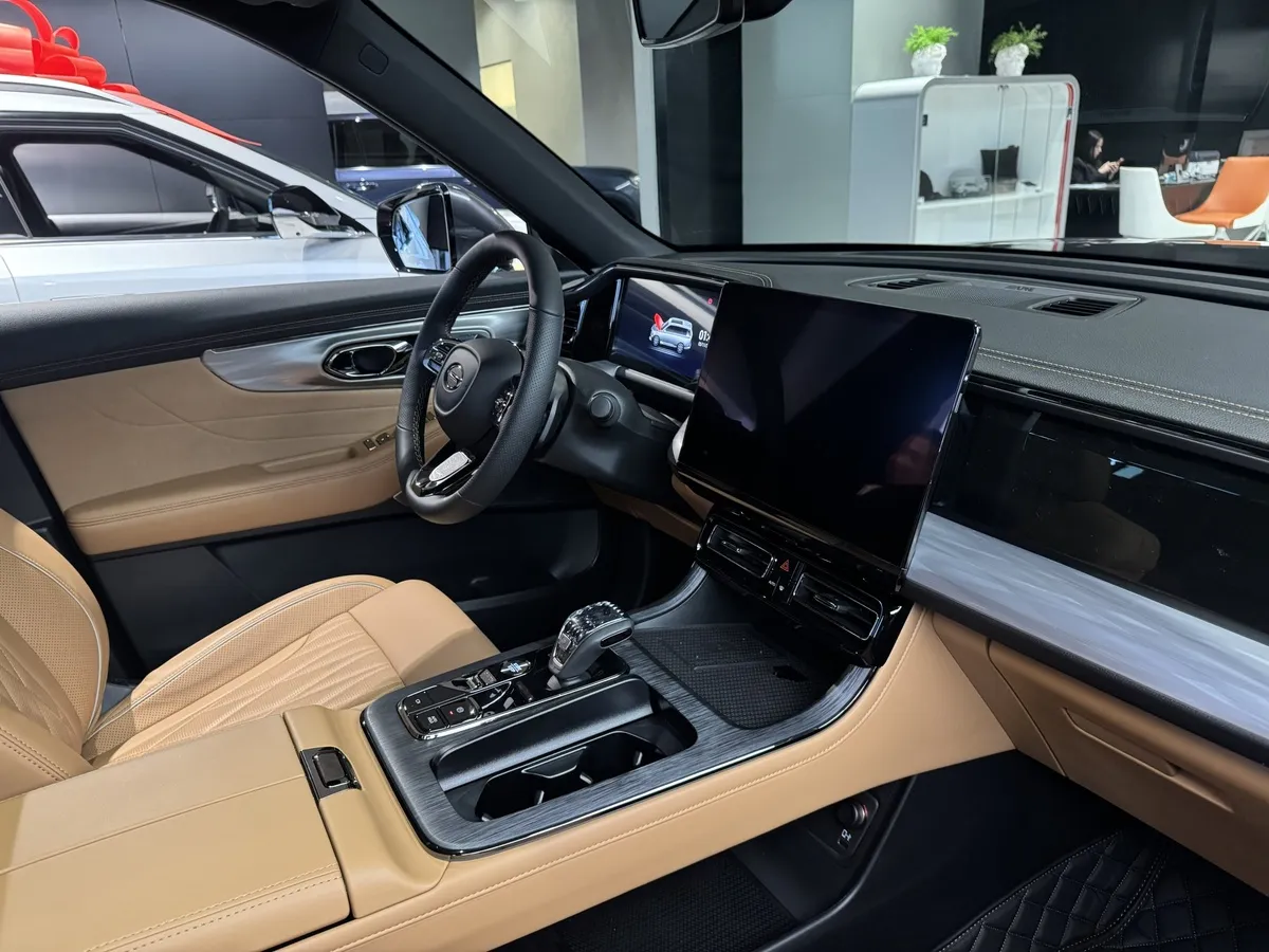 GAC GS8 2.0T 4WD (231 л.с.) GL Серый в АВИЛОН. Слайд №4