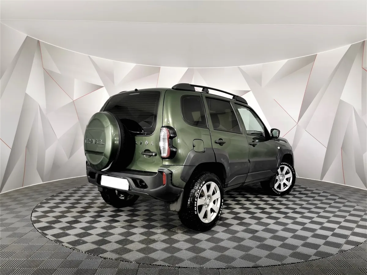 ВАЗ (Lada) Niva 1.7 MT 4WD (80 л.с.) Black Зеленый в АВИЛОН. Слайд №2