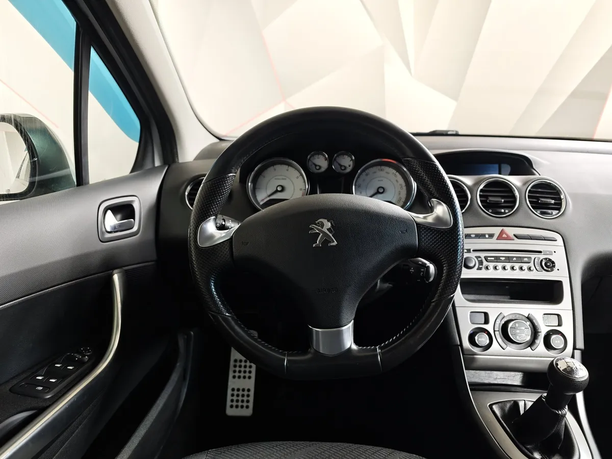 Peugeot 408 1.6 MT (115 л.с.) Active Серебристый в АВИЛОН. Слайд №18