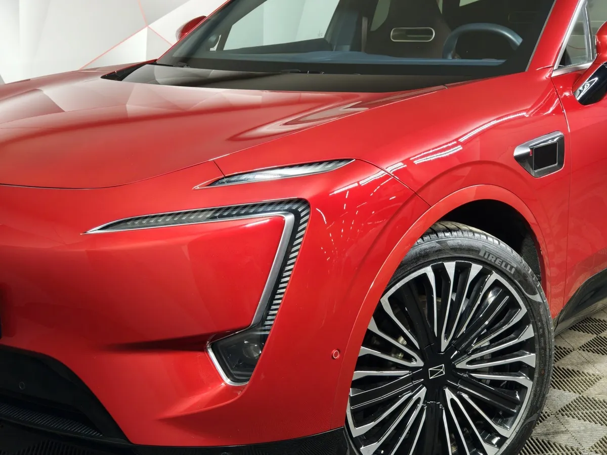 Avatr 11 Long Range Dual Motor AT 4WD (309 л.с.)  Luxury Edition  Красный в АВИЛОН. Слайд №10