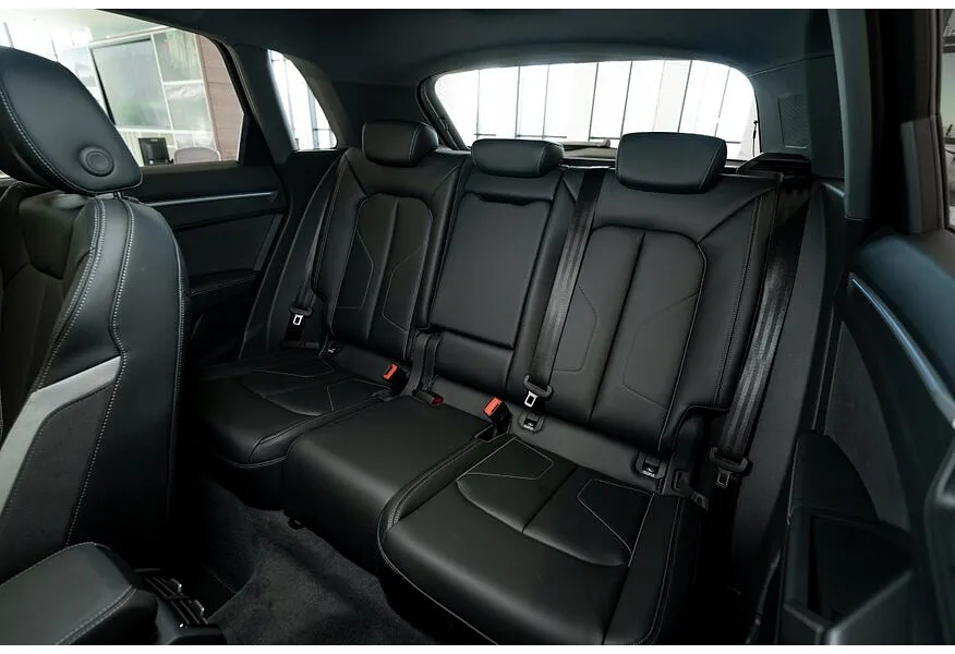 Audi Q3 2.0 45 TFSI S-tronic quattro (220 л.с.) Fashion Dynamic Edition Серый в АВИЛОН. Слайд №15