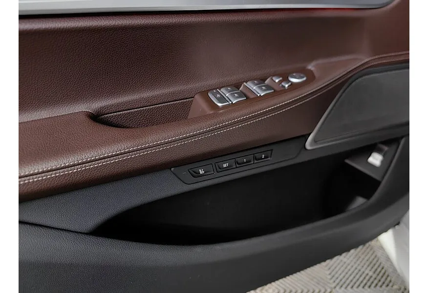 BMW 7 серия 730i Steptronic (249 л.с.) Base Локальная сборка Белый в АВИЛОН. Слайд №17