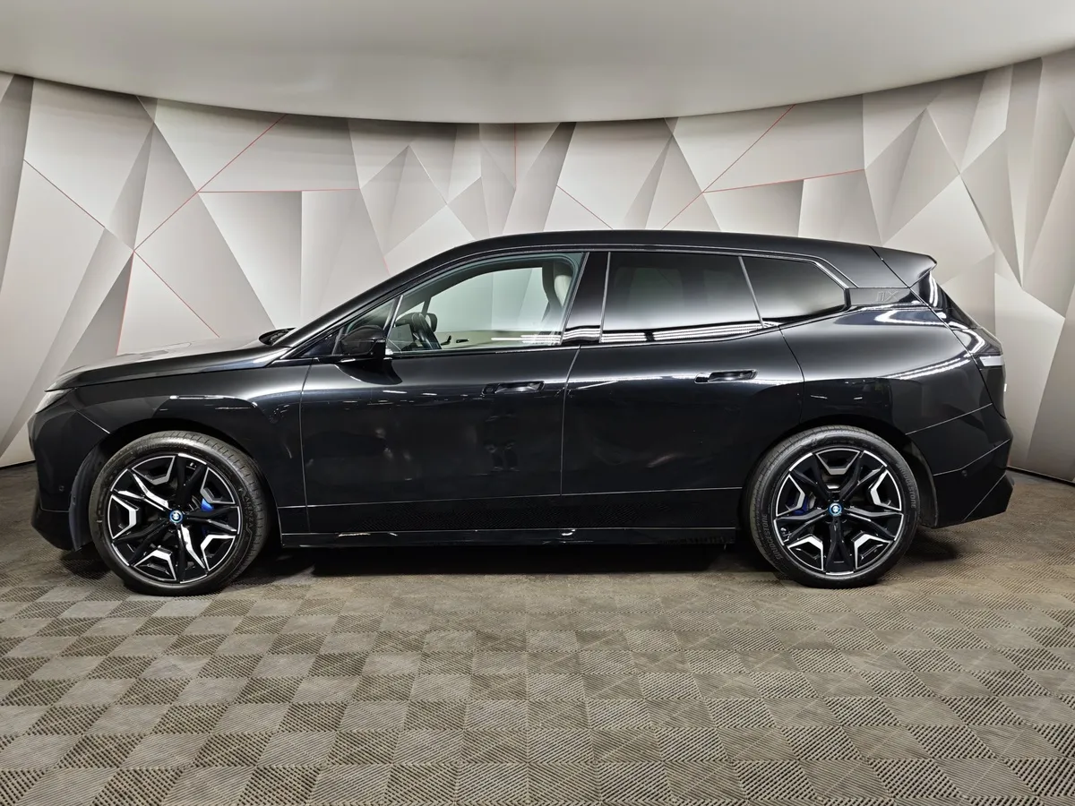 BMW iX xDrive 50 Steptronic (523 л.с.) Suite Sport Черный в АВИЛОН. Слайд №5
