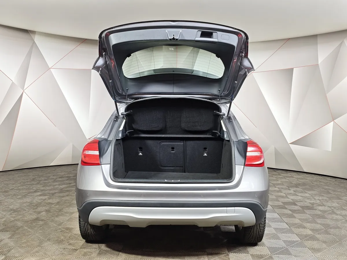 Mercedes-Benz GLA 200 7G-DCT (150 л.с.) Особая серия Серый в АВИЛОН. Слайд №12
