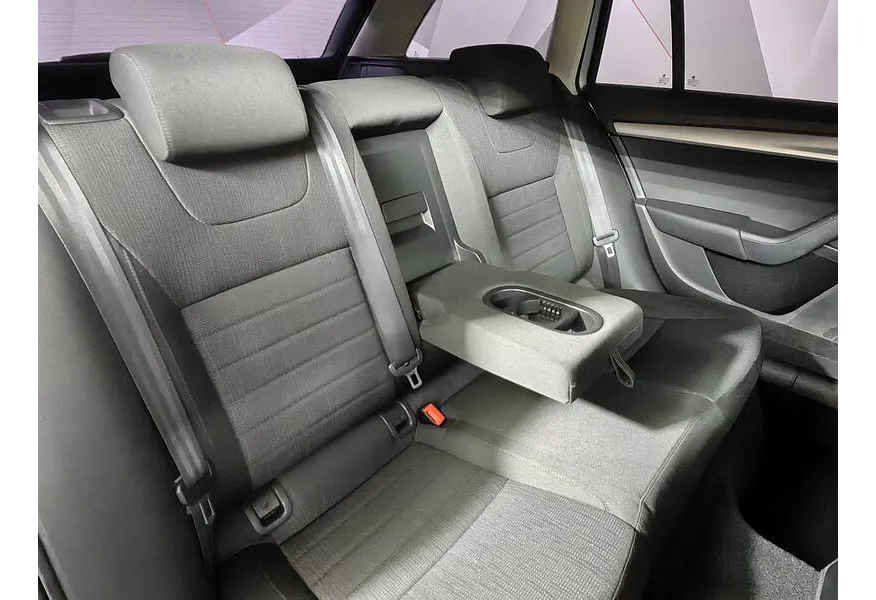 Skoda Octavia 1.8 TSI DSG 4x4 (180 л.с.) Elegance Серебристый в АВИЛОН. Слайд №17