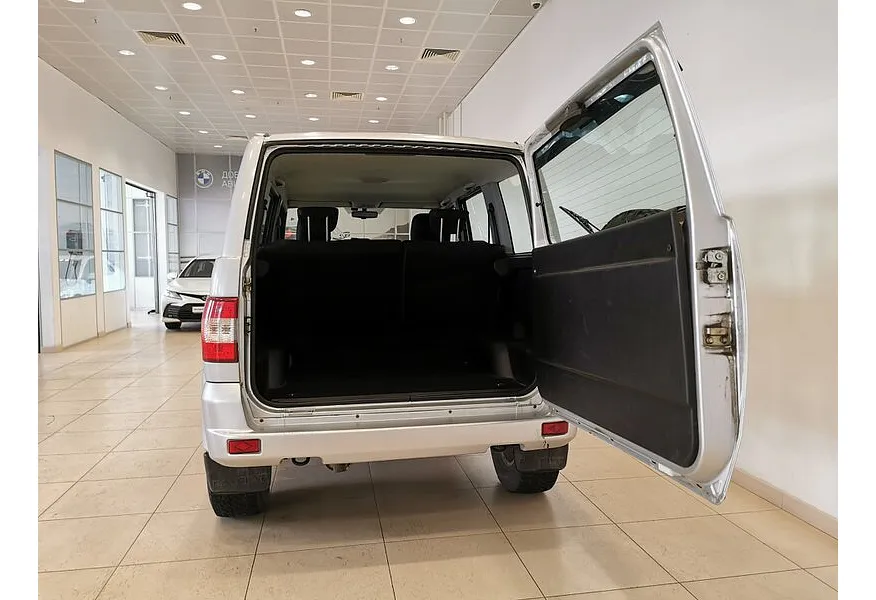 УАЗ Patriot 2.7 MT (135 л.с.) Серебристый в АВИЛОН. Слайд №12