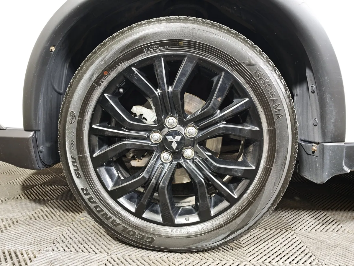 Mitsubishi Outlander 2.0 CVT 4WD (146 л.с.) Белый в АВИЛОН. Слайд №9