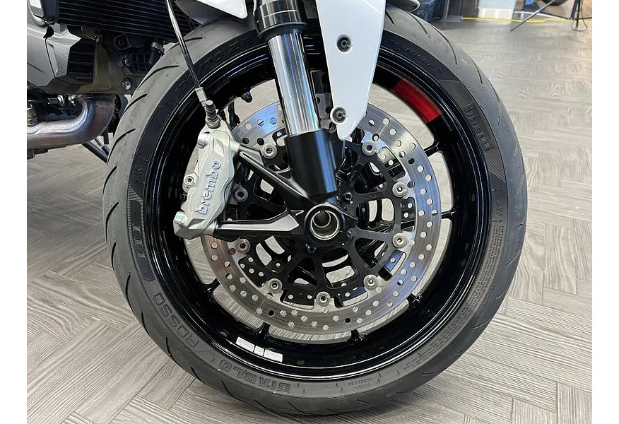 Ducati Monster 937 937 см³ (111 л.с.) (111) 937 Белый в АВИЛОН. Слайд №5