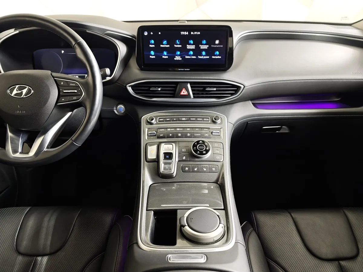 Hyundai Santa Fe 2.2 CRDi AWD 8AT (200 л.с.) Prestige Белый в АВИЛОН. Слайд №13 Hyundai Santa Fe 2.2 CRDi AWD 8AT (200 л.с.) Prestige Белый в АВИЛОН. Слайд №13