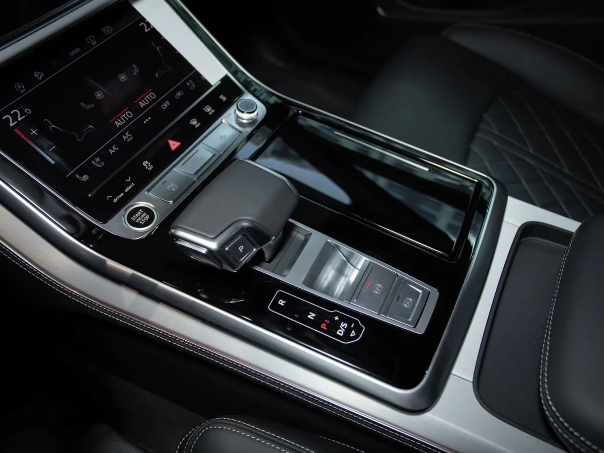 Audi Q8 3.0 TDI Tiptronic quattro (286 л.с.) Белый в АВИЛОН. Слайд №23