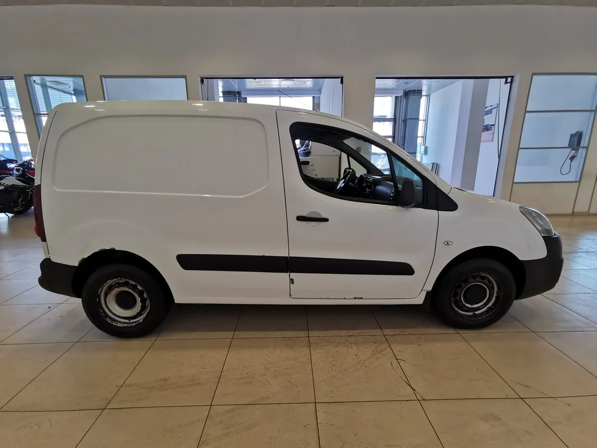 Peugeot Partner 1.6 MT (110 л.с.) Белый в АВИЛОН. Слайд №6