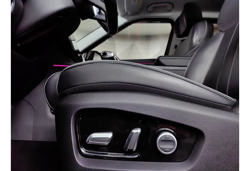 Jaecoo J7 1.6T 7DCT 2WD (186 л.с.) Ultimate Черный в АВИЛОН. Слайд №24