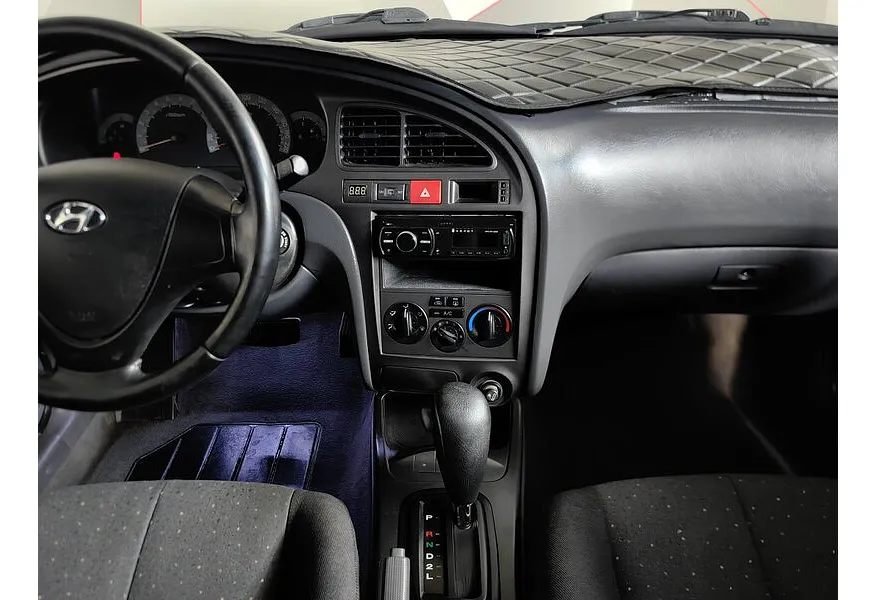 Hyundai Elantra 1.6 AT (105 л.с.) Черный в АВИЛОН. Слайд №14