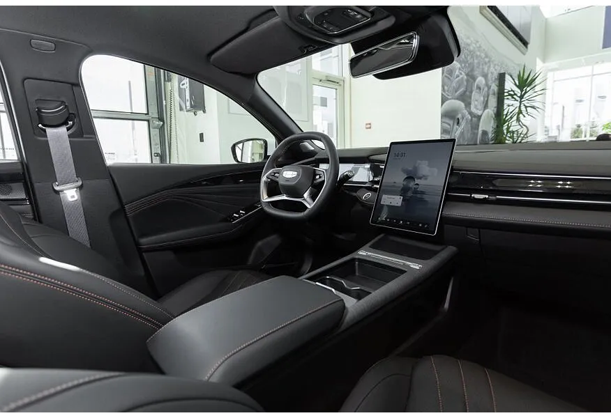 Geely Preface 2.0T 7DCT FWD (150 л.с.) Флагман Белый в АВИЛОН. Слайд №7