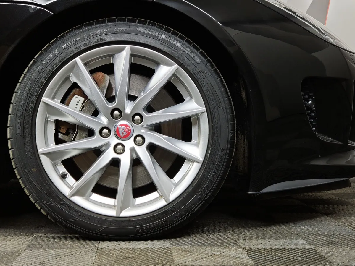 Jaguar F-Type 3.0 V6 AT (340 л.с.) Черный в АВИЛОН. Слайд №9