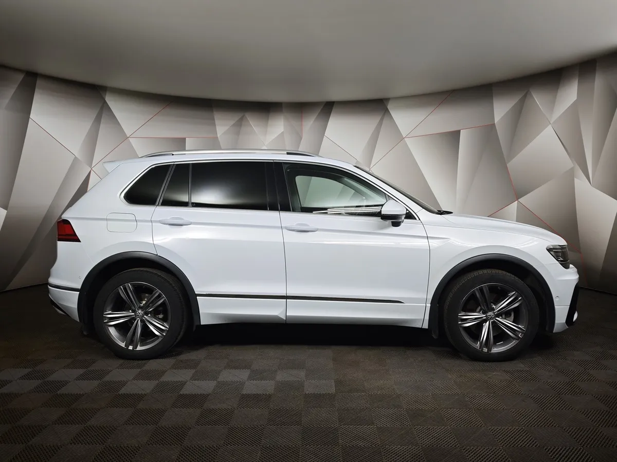 Volkswagen Tiguan 2.0 TSI 4Motion DSG (220 л.с.) R-Line Белый в АВИЛОН. Слайд №6