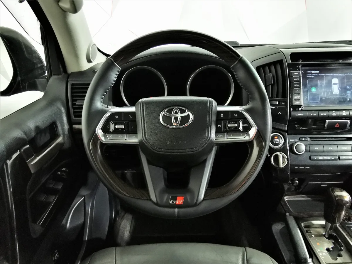 Toyota Land Cruiser 4.5 Twin-Turbo D AT 4WD (5 мест) (235 л.с.) Престиж Черный в АВИЛОН. Слайд №19