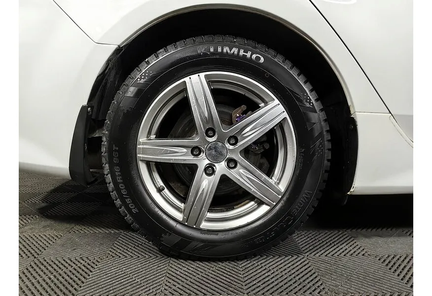 Mazda 6 2.0 SKYACTIV-G AT (150 л.с.) Белый в АВИЛОН. Слайд №9