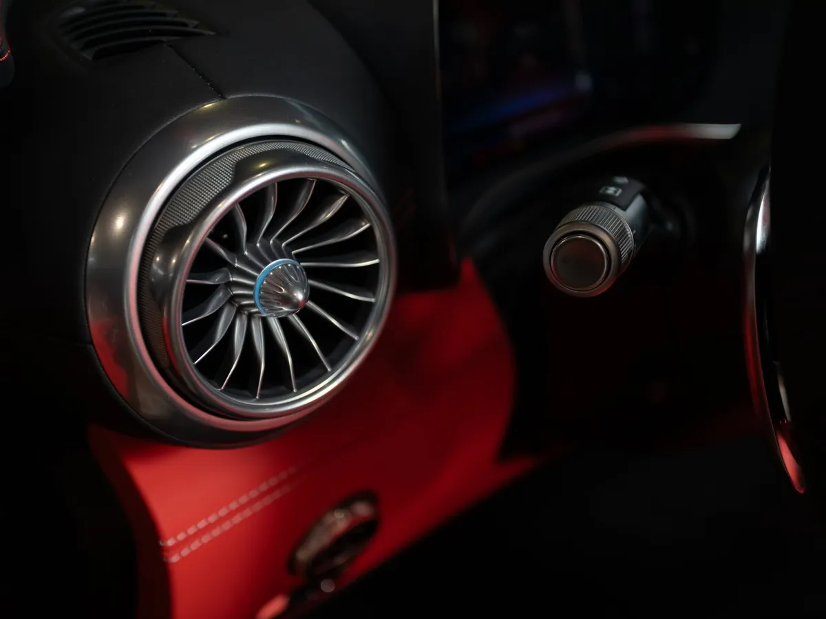 Mercedes-Benz AMG GT 43 4MATIC SPEEDSHIFT TCT 9G (367 л.с.) Черный в АВИЛОН. Слайд №16