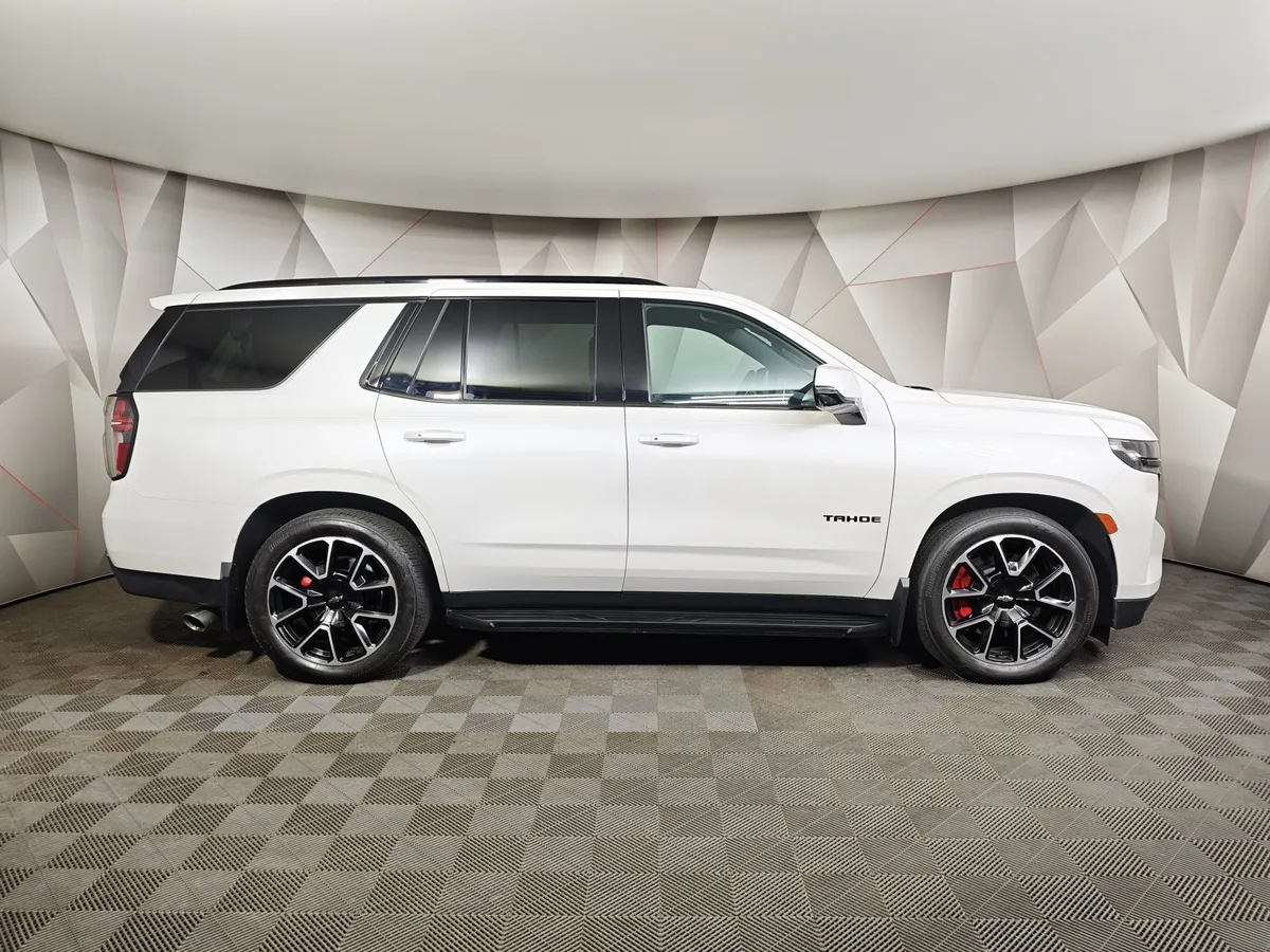 Chevrolet Tahoe 5.3 AT 4WD (343 л.с.) RST Белый в АВИЛОН. Слайд №6