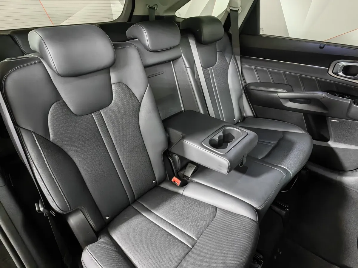 Kia Sorento 3.5 MPI 4WD AT (249 л.с.) Premium Черный в АВИЛОН. Слайд №17