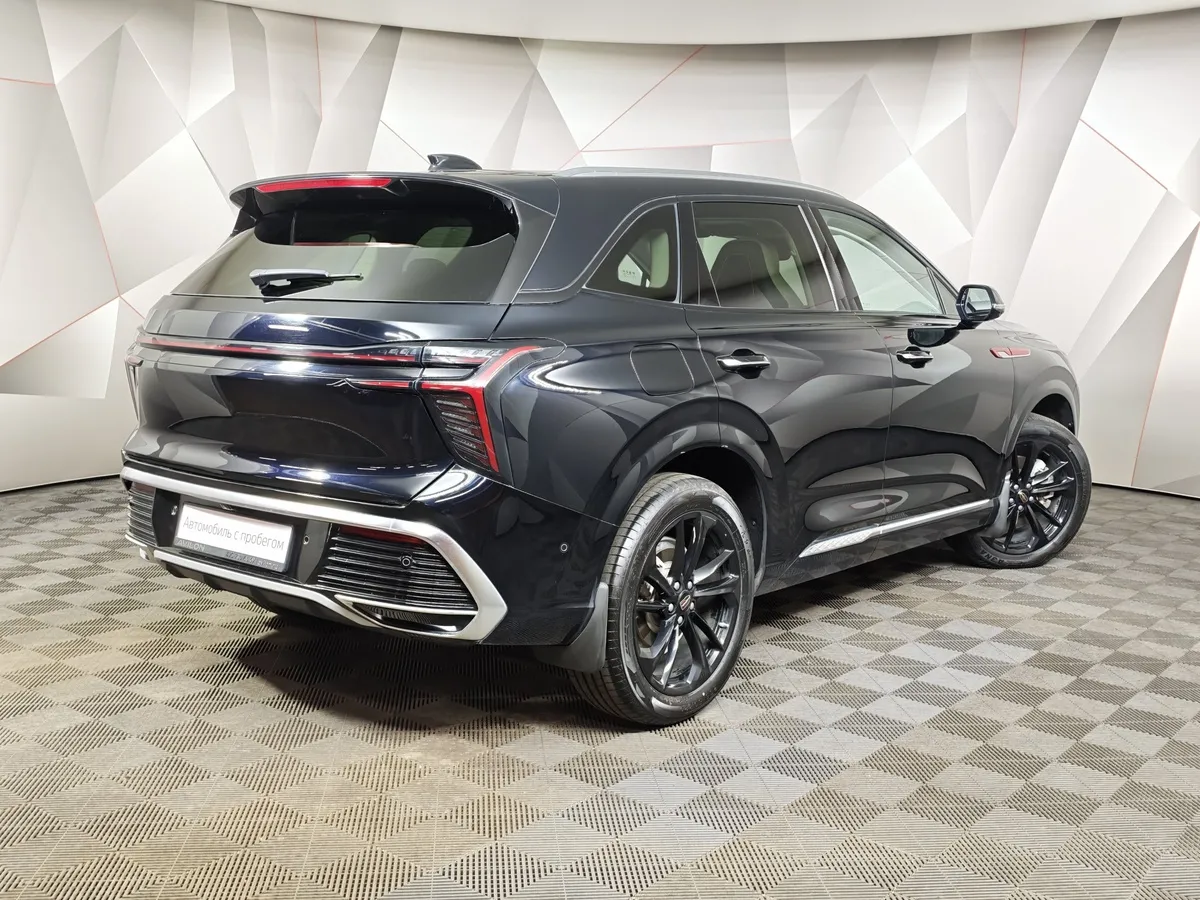 Hongqi HS3 2.0T 8AT 4WD (245 л.с.) Делюкс Черный в АВИЛОН. Слайд №2