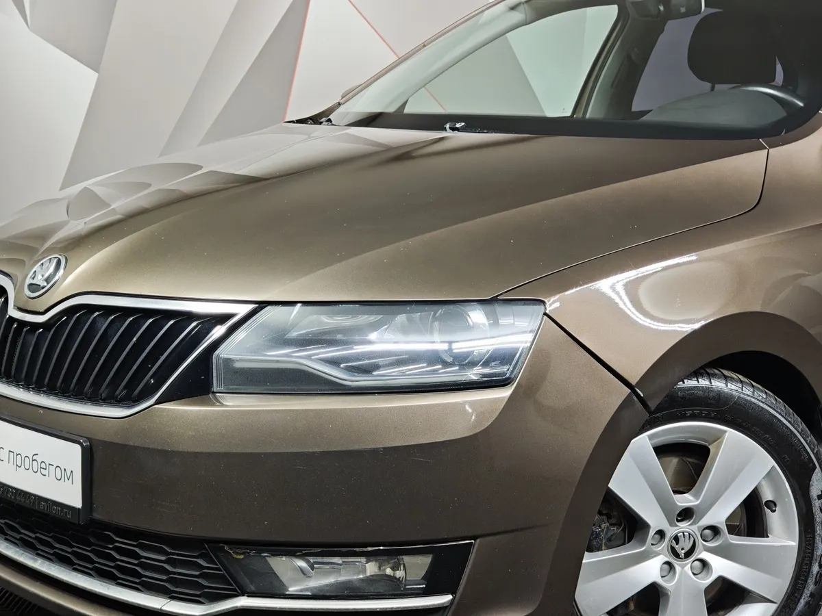 Skoda Rapid 1.6 AT (110 л.с.) Active Коричневый в АВИЛОН. Слайд №10