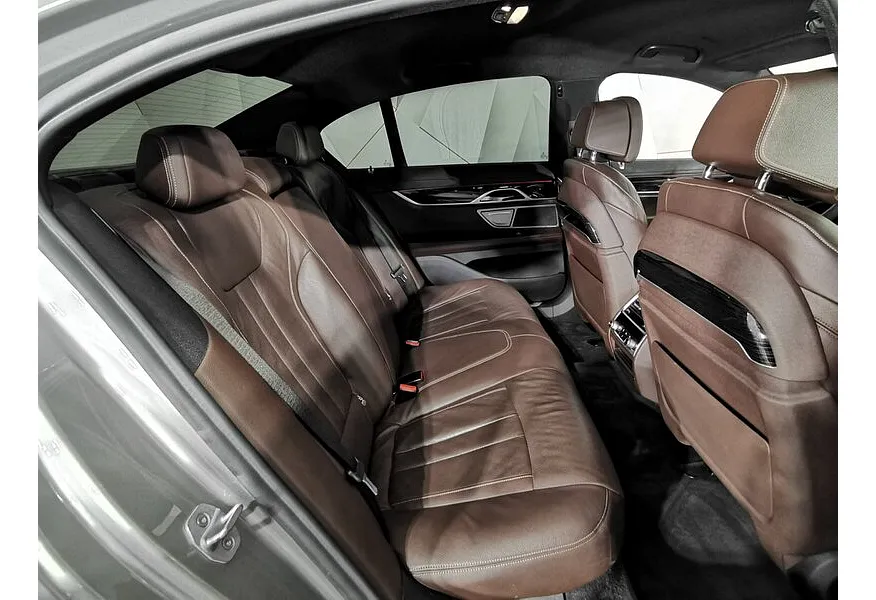 BMW 7 серия 730i Steptronic (249 л.с.) M Sport Pure Серый в АВИЛОН. Слайд №14
