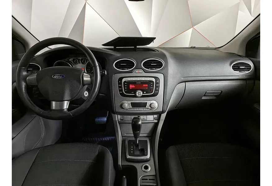 Ford Focus 2.0 AT (145 л.с.) Titanium Серый в АВИЛОН. Слайд №11