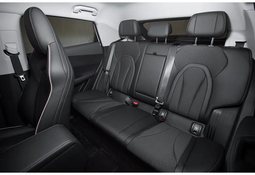 Omoda C5 1.6T DCT 4WD (150 л.с.) Drive Белый в АВИЛОН. Слайд №13