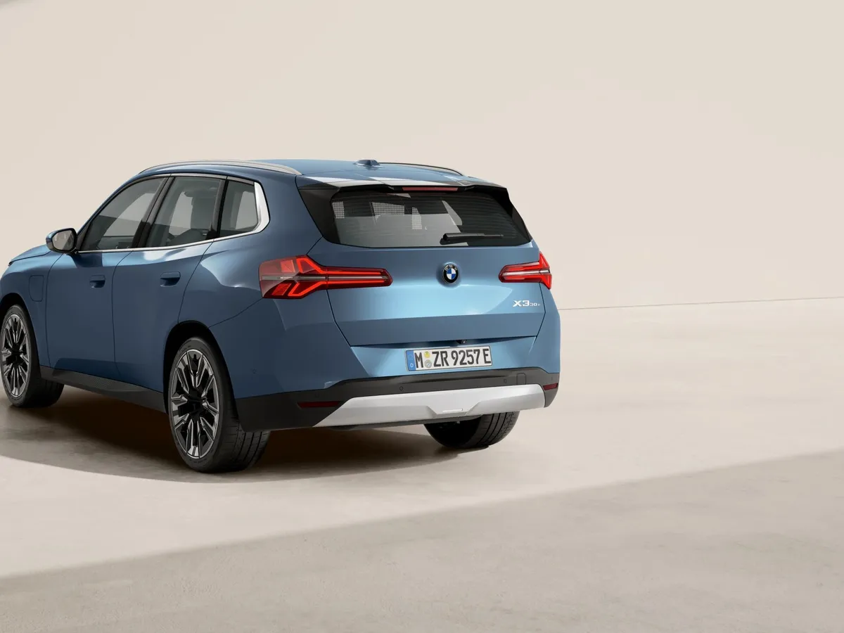 BMW X3 xDrive30L AT (258 л.с.) Синий в АВИЛОН. Слайд №5