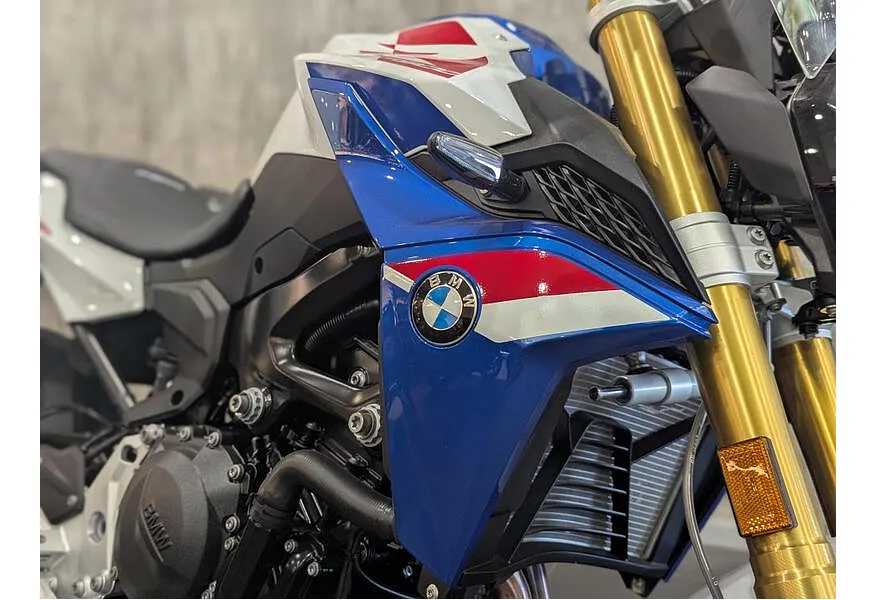 BMW Motorrad F 900 R F 900 R 895 см³ 895 Белый в АВИЛОН. Слайд №7