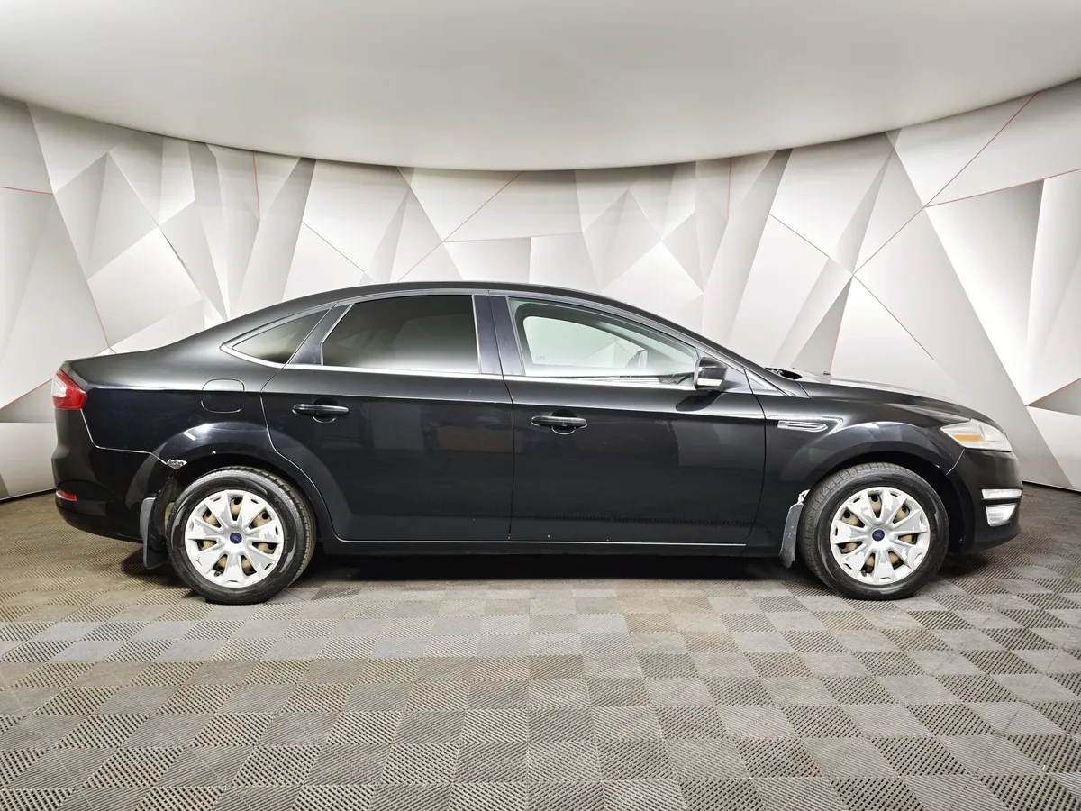 Ford Mondeo 2.0 MT (145 л.с.) Черный в АВИЛОН. Слайд №6
