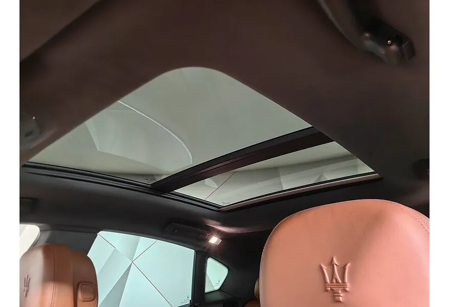 Maserati Levante Diesel 3.0 V6 AT (275 л.с.) Красный в АВИЛОН. Слайд №21