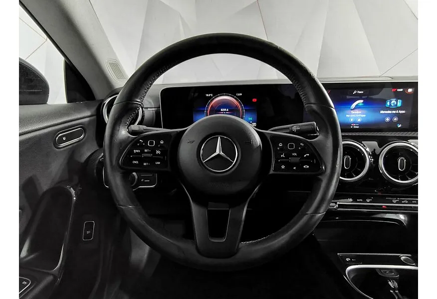 Mercedes-Benz CLA 200 7-G DCT (150 л.с.) Черный в АВИЛОН. Слайд №13