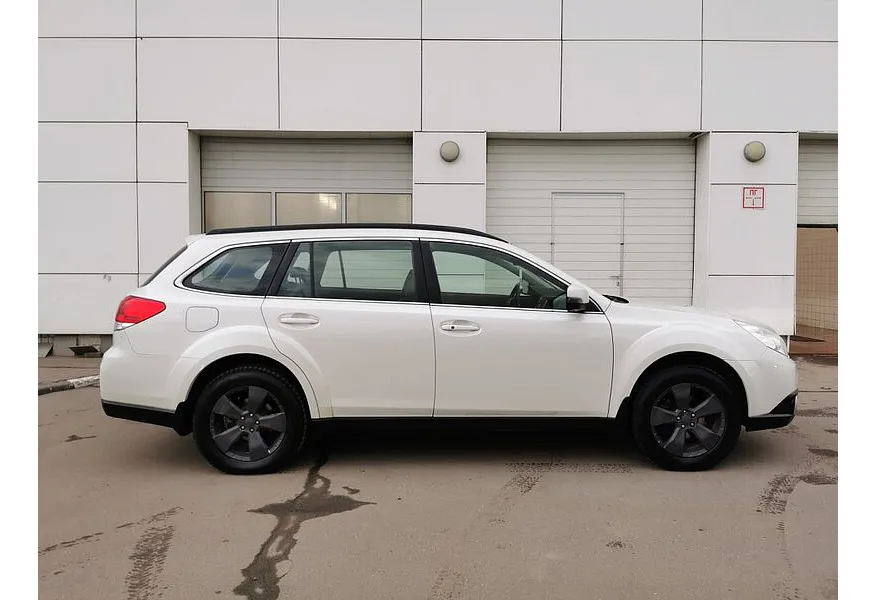 Subaru Outback 2.5 Lineartronic AWD (167 л.с.) Белый в АВИЛОН. Слайд №6