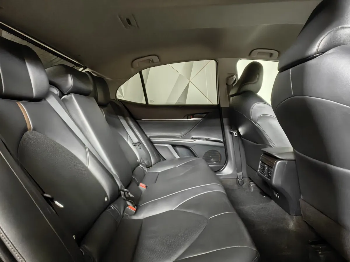 Toyota Camry 3.5 AT (249 л.с.) Черный в АВИЛОН. Слайд №16