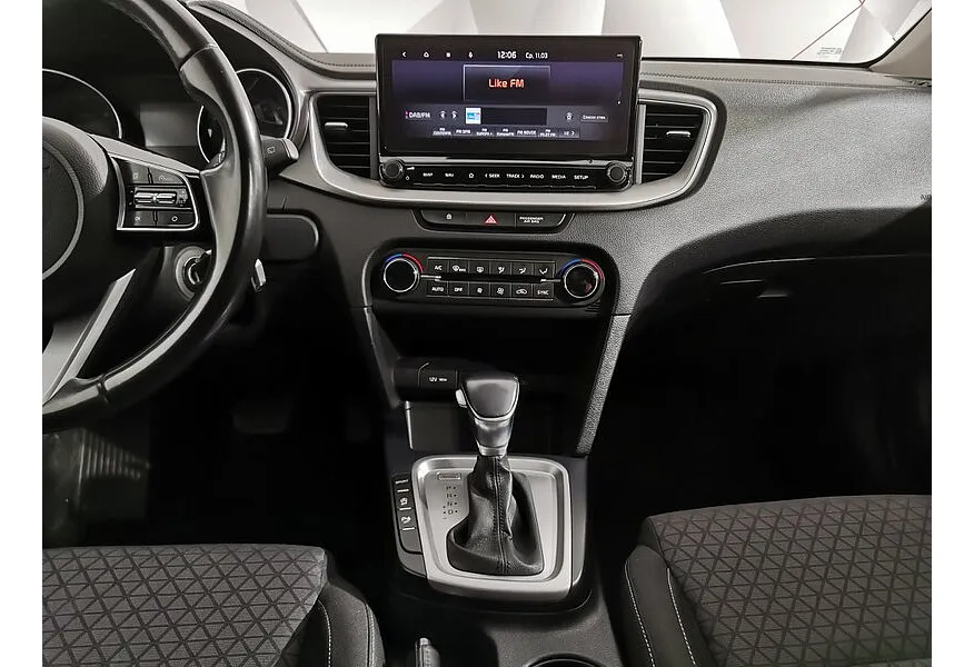 Kia Ceed 1.6 CRDi AMT (136 л.с.) Белый в АВИЛОН. Слайд №15