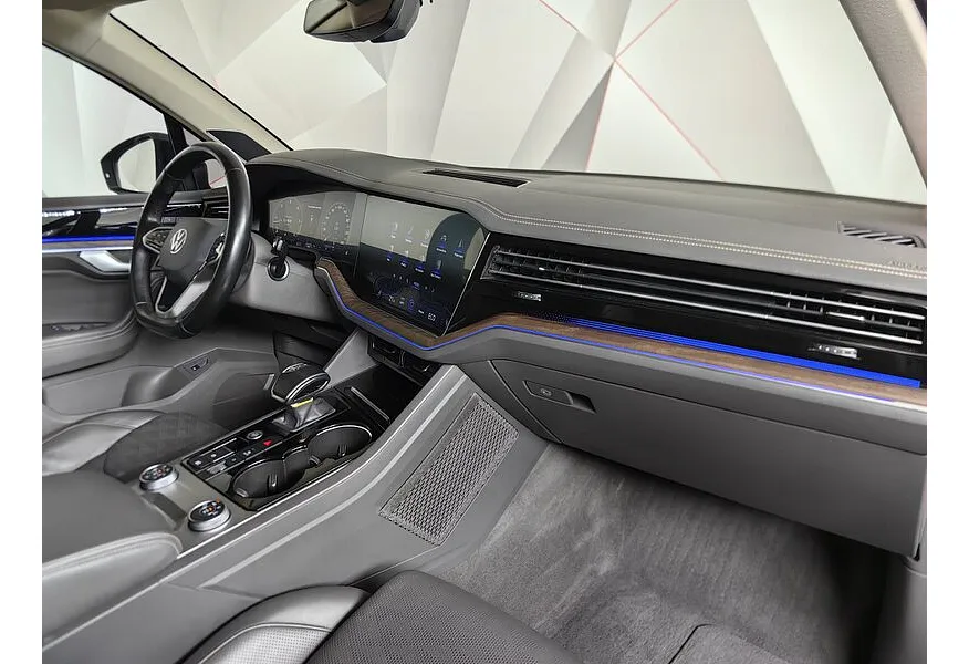 Volkswagen Touareg 3.0 V6 TDI Tiptronic 4Motion (249 л.с.) Exclusive Черный в АВИЛОН. Слайд №13