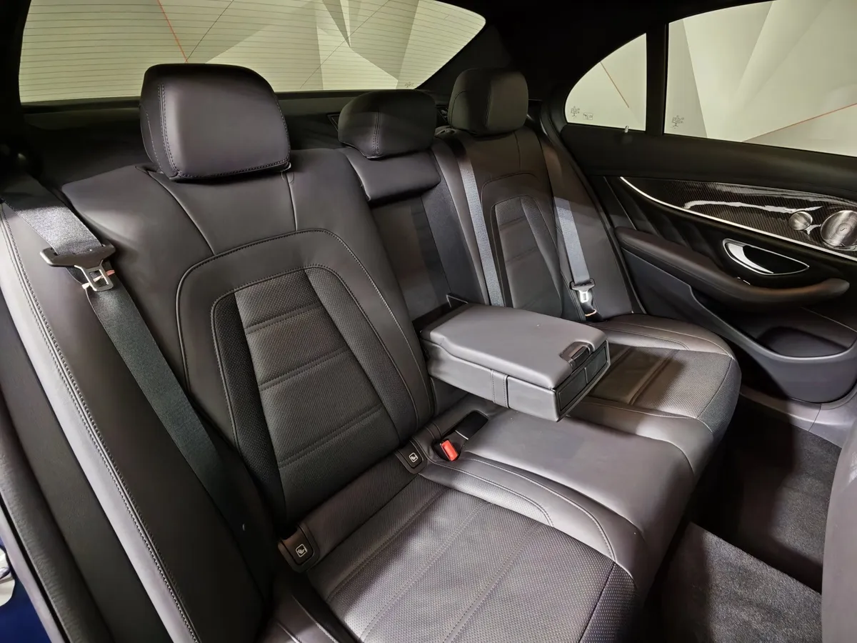 Mercedes-Benz E-Класс E 63 S AMG 4MATIC+ 9G-TRONIC (612 л.с.) Синий в АВИЛОН. Слайд №17