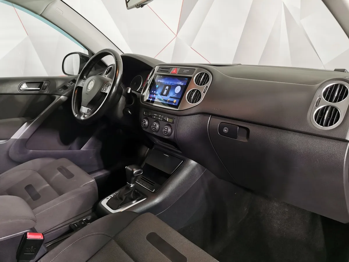 Volkswagen Tiguan 2.0 TSI 4Motion AT (170 л.с.) Track & Field Черный в АВИЛОН. Слайд №12