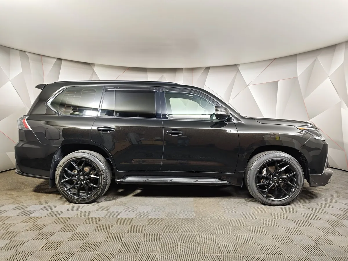 Lexus LX 570 AT (367 л.с.) Черный в АВИЛОН. Слайд №6