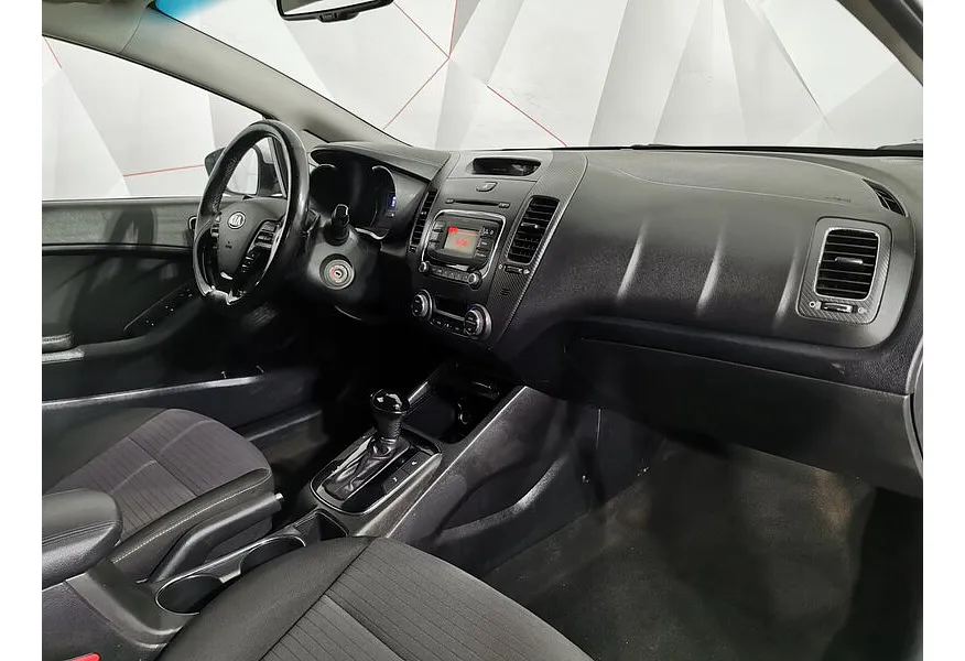 Kia Cerato 1.6 AT (130 л.с.) Comfort Белый в АВИЛОН. Слайд №12