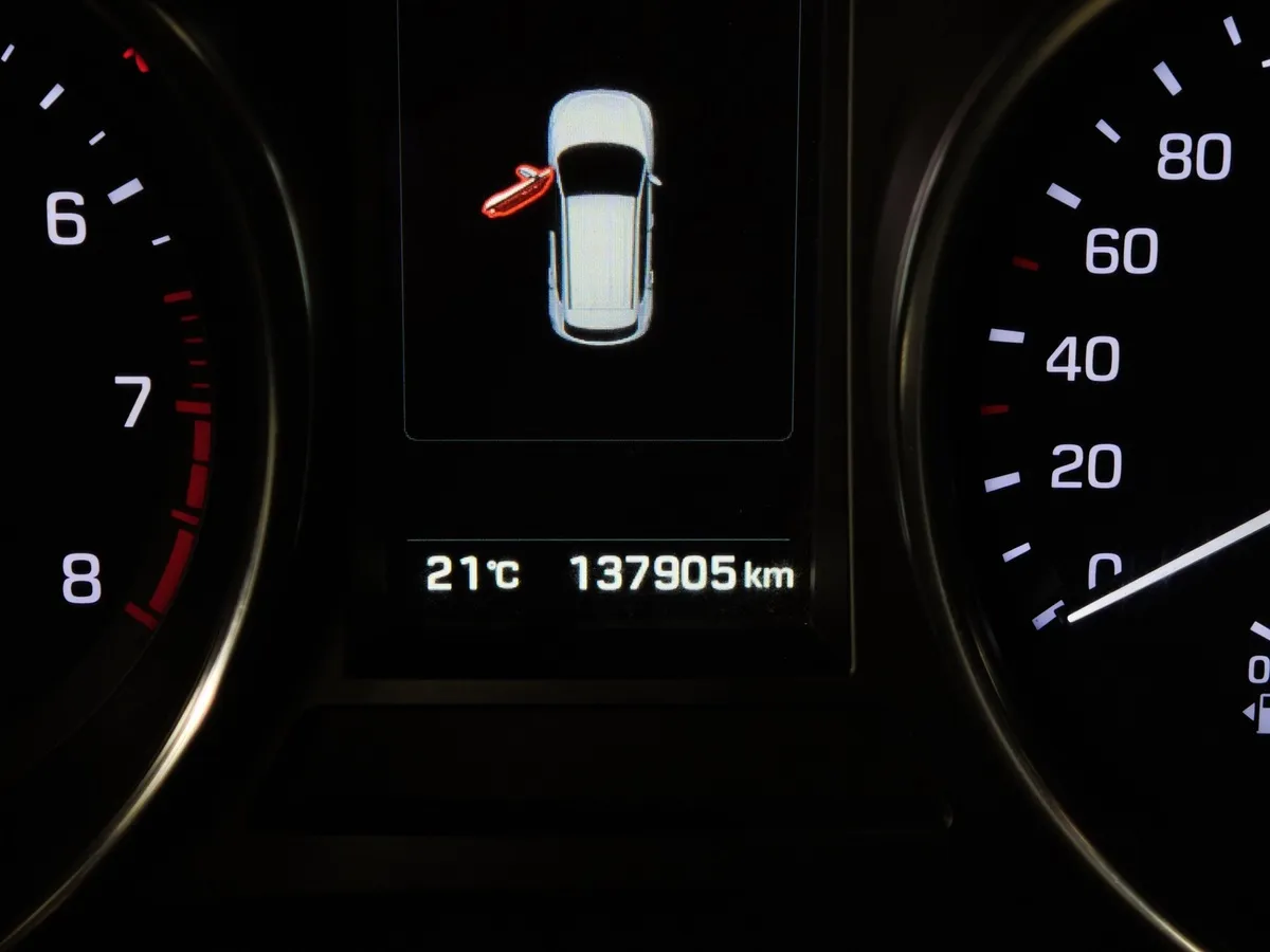 Hyundai Santa Fe 2.4 AT 4WD (175 л.с.) High-tech Черный в АВИЛОН. Слайд №18